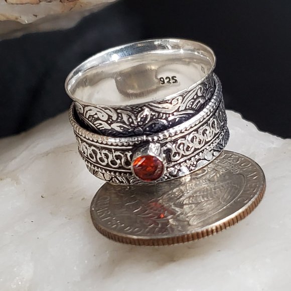 Artisan Silver Spinner Ring with Genuine Red Spinel Stone - Picture 3 of 3